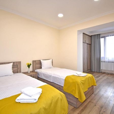 2 Bedroom Apartment, Quiet And Spacious Єреван Екстер'єр фото