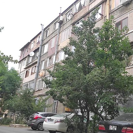 2 Bedroom Apartment, Quiet And Spacious Єреван Екстер'єр фото