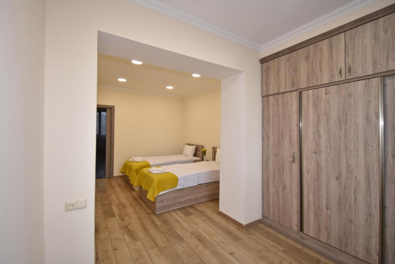 2 Bedroom Apartment, Quiet And Spacious Єреван Екстер'єр фото