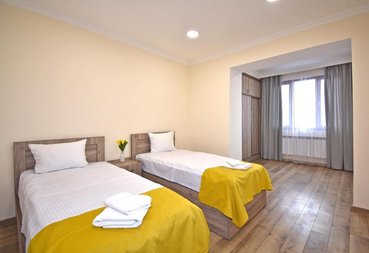 2 Bedroom Apartment, Quiet And Spacious Єреван Екстер'єр фото