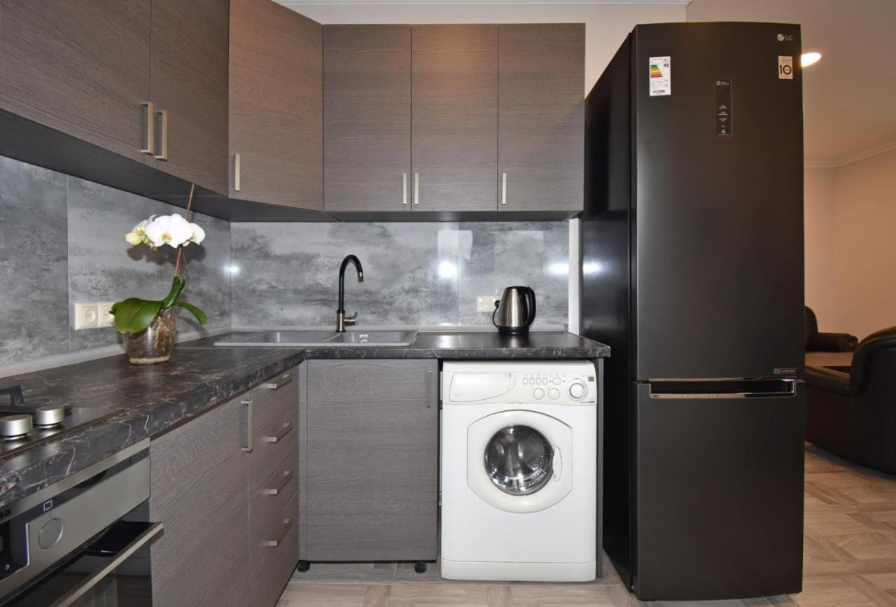 2 Bedroom Apartment, Quiet And Spacious Єреван Екстер'єр фото
