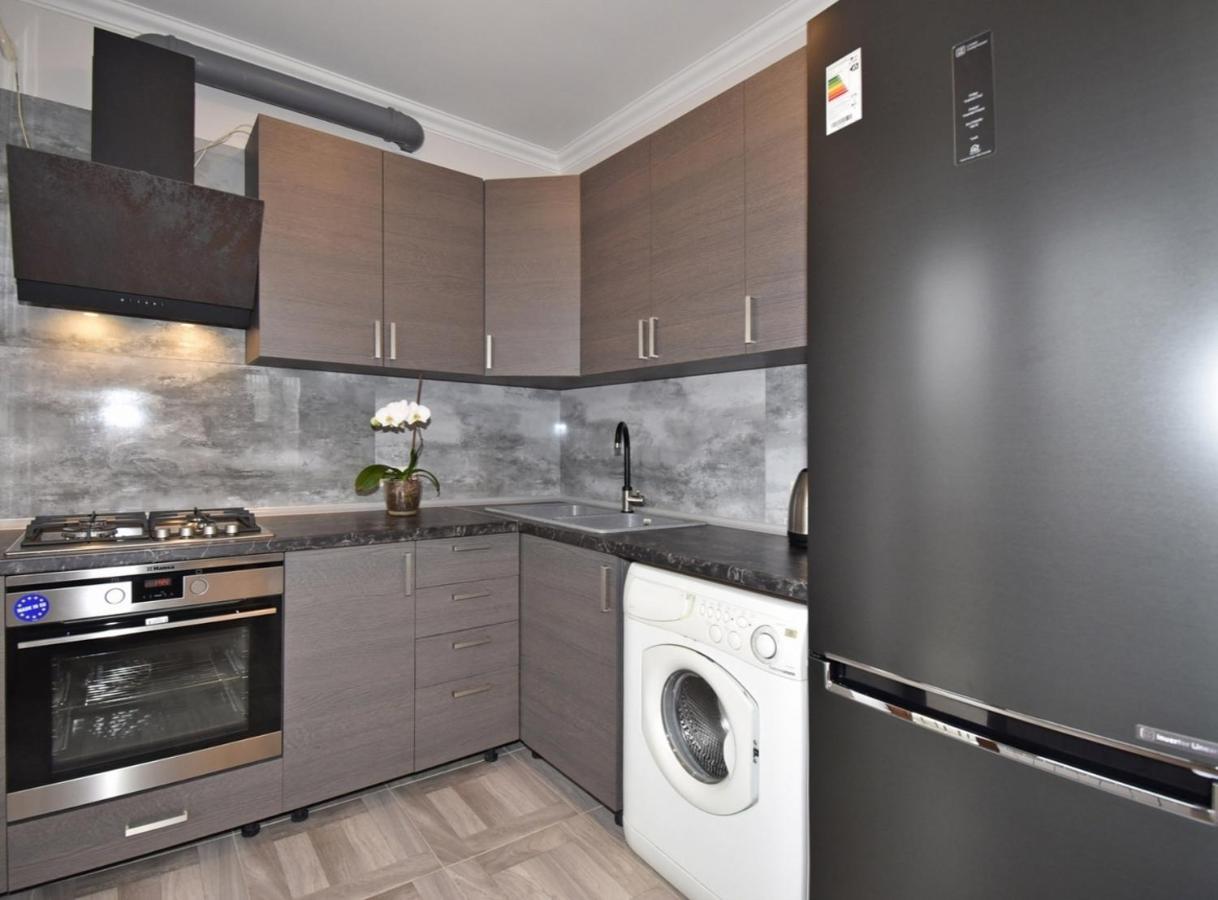 2 Bedroom Apartment, Quiet And Spacious Єреван Екстер'єр фото