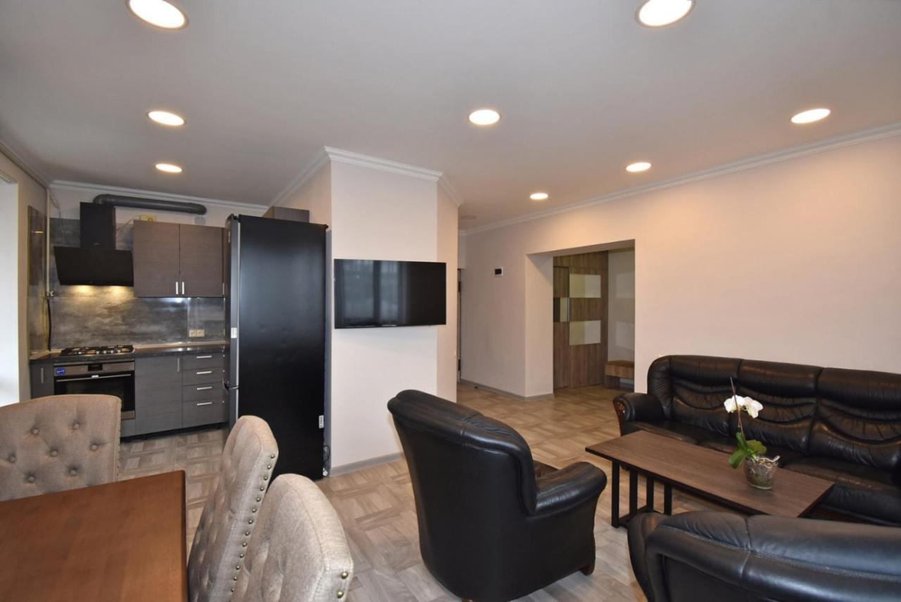 2 Bedroom Apartment, Quiet And Spacious Єреван Екстер'єр фото